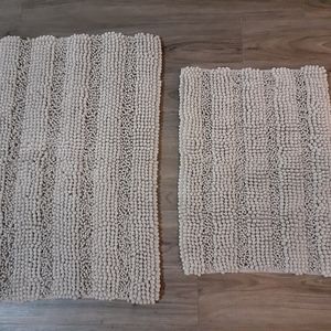 Set of two Gray Bath Rugs